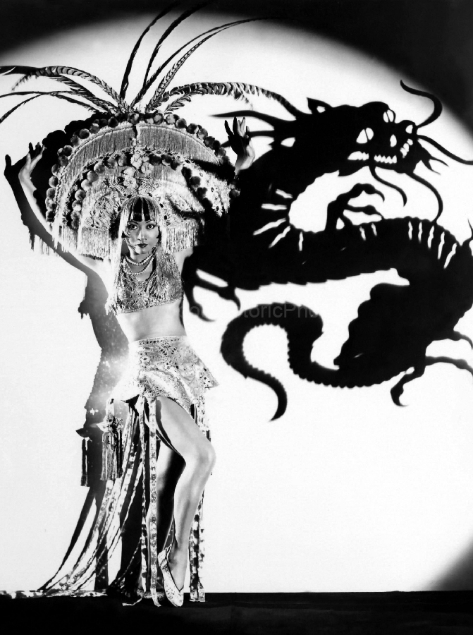 Anna May Wong 1931 1 WM.jpg